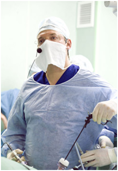 Лапароскопическая фундопликация и крурорафия при ГПОД (оперирует профессор К.В. Пучков, май  2001 года ( г. Якутск).  